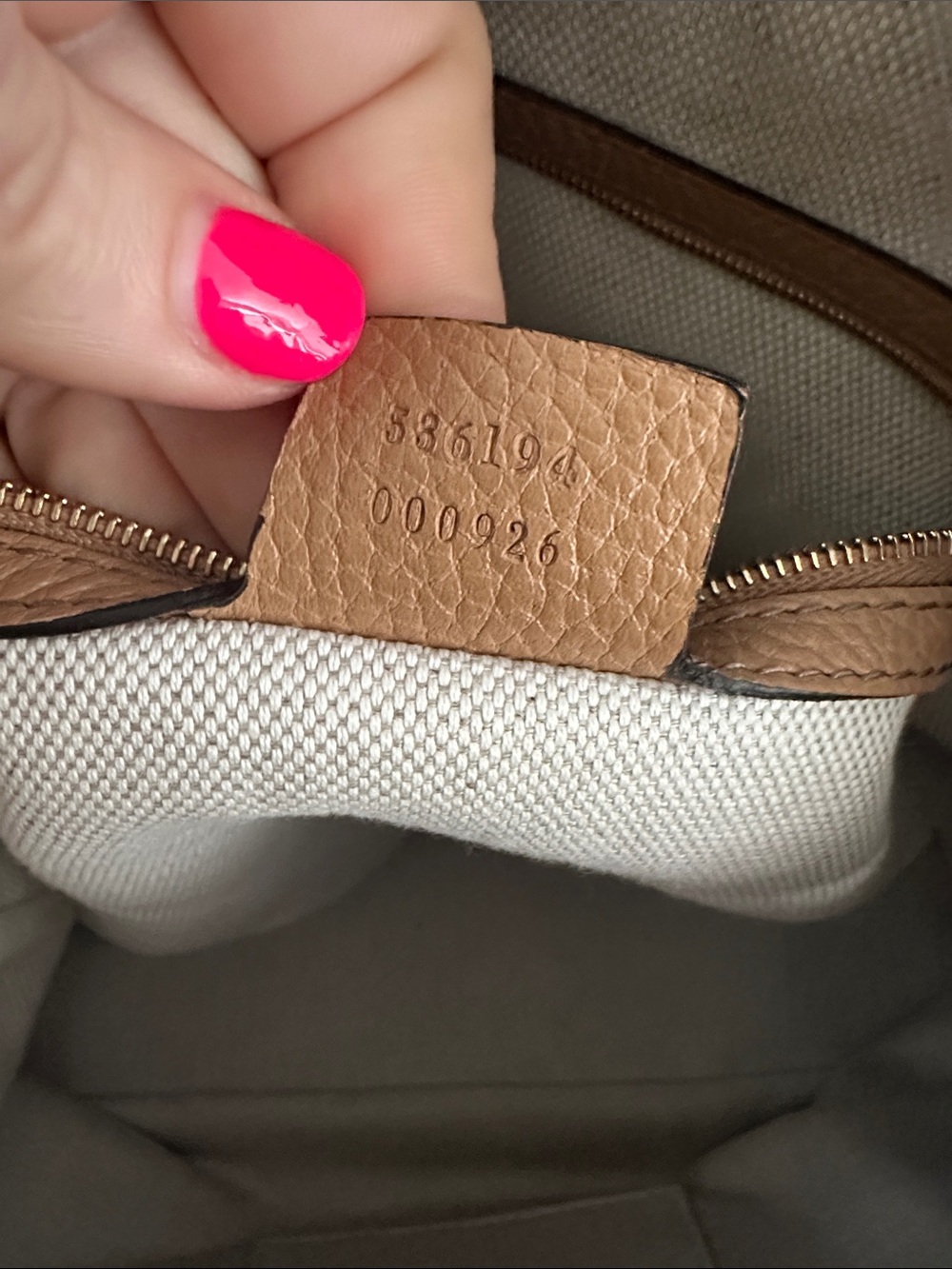 Gucci Interlocking G Soho Leather Hobo with Tassel and strap - like new - Picture 3 of 16